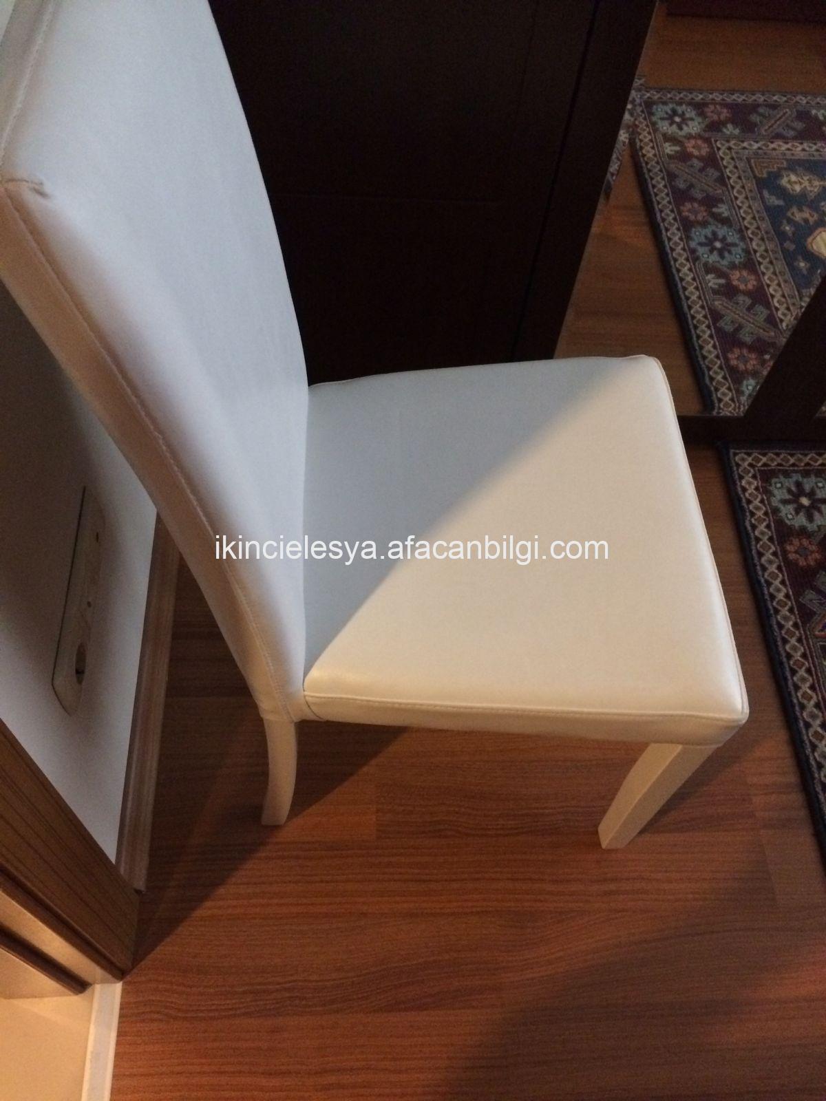 Temiz ve ucuz ikinci el beyaz ahşap yemek masası sandalyesi FİYATI: 90 TL (ADET)