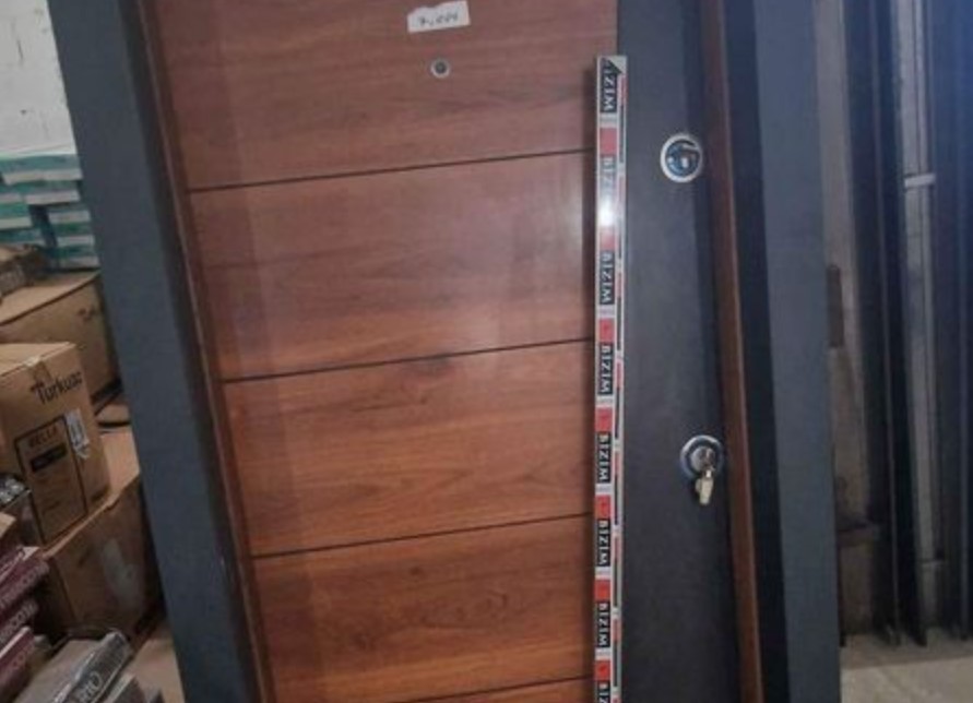 Çıkma çelik kapı 950 TL sağlam çelik kapı satan
