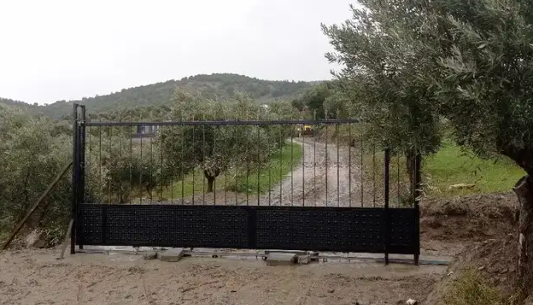 OTOMATİK BAHÇE KAPISI SÜRGÜLÜ ÇIKMA BAHÇE KAPILARI