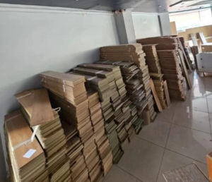 İkinci el laminat parke (bol miktarda çıkma parke)
